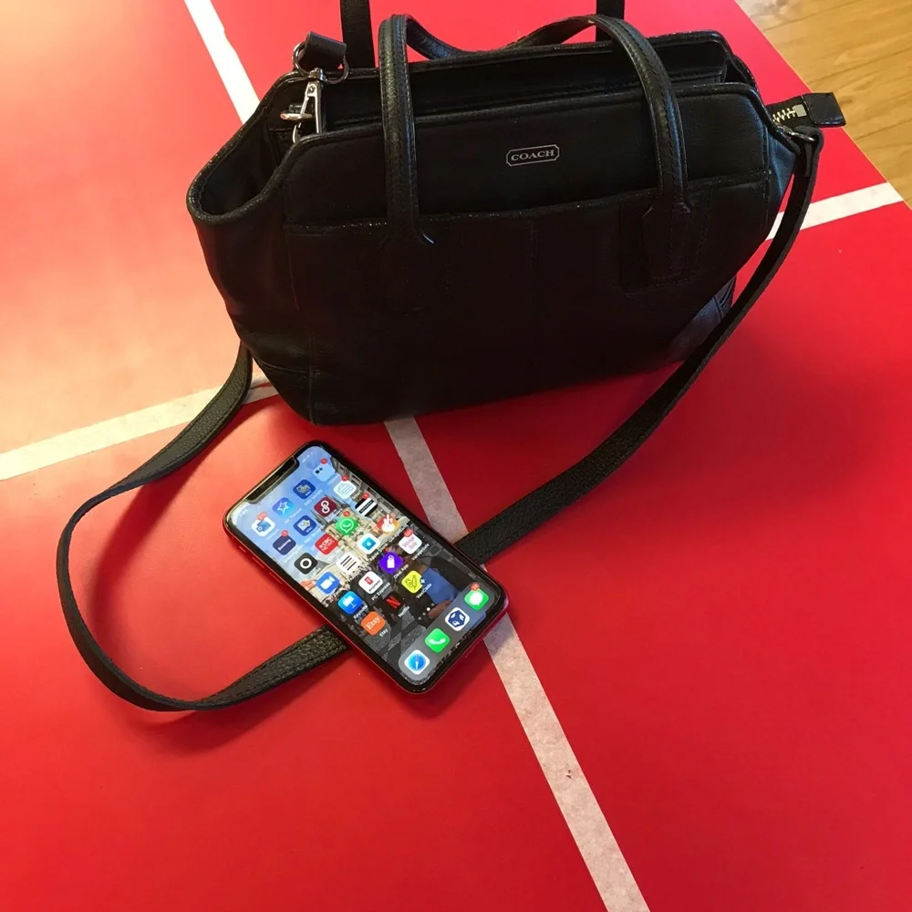 Like new authentic medium size leather Coach - Picture 2 of 8